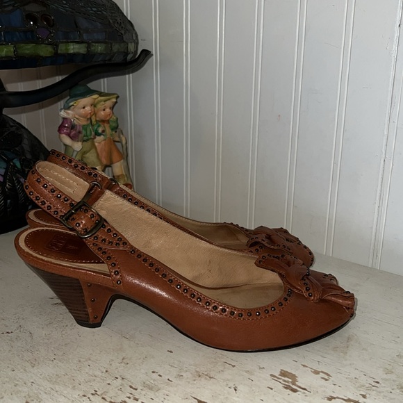 Frye Vintage Maya stud peep toe leather heels - Picture 3 of 9